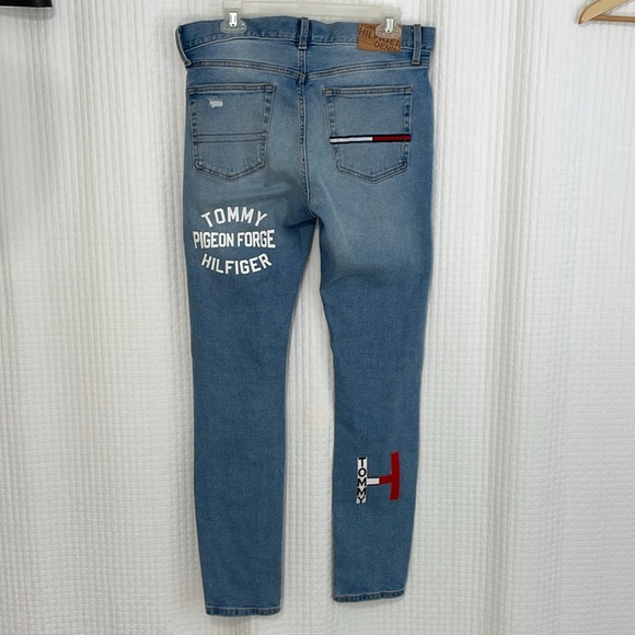 Tommy Hilfiger Size 34 Y2K vintage distressed light wash skinny jeans w/ patches - Picture 6 of 14